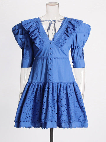 Romantic Court Style 2025 Spring New Fashion V-Necked Sleeve Lace Laminated Short Dress Woman
